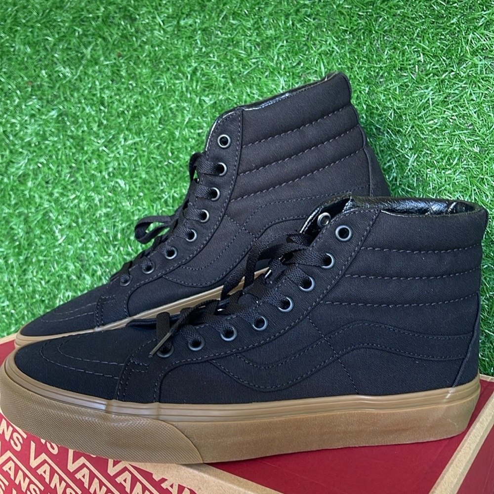 Vans Men’s Sk8-Hi Reissue (Canvas Gum) Black/Lghtgm
VN0A2XSBL0D
Sneakers - Picture 9 of 16